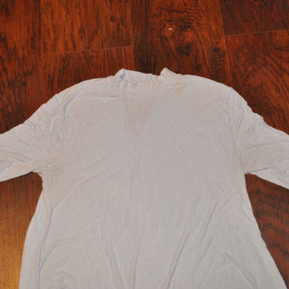 MOCK NECK BABY BLUE TEE